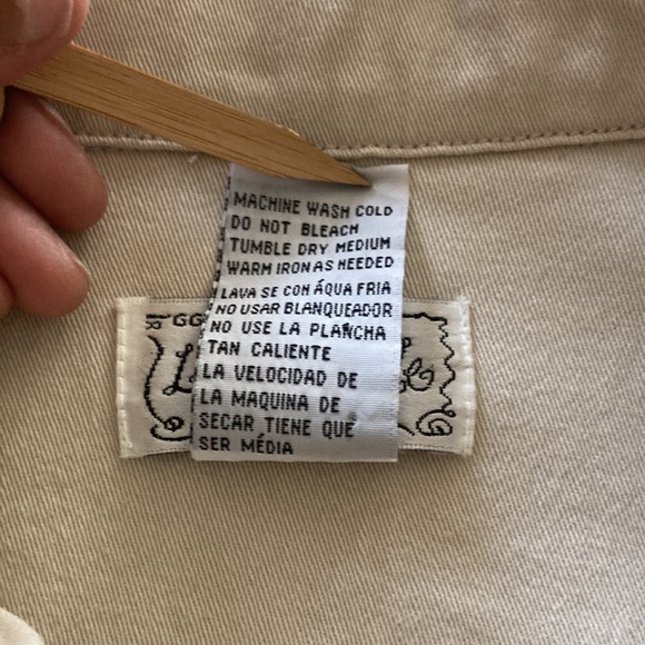 Live a Little Size small tan raw edging jacket 4 pockets 2 buttoned down front. - Picture 9 of 12